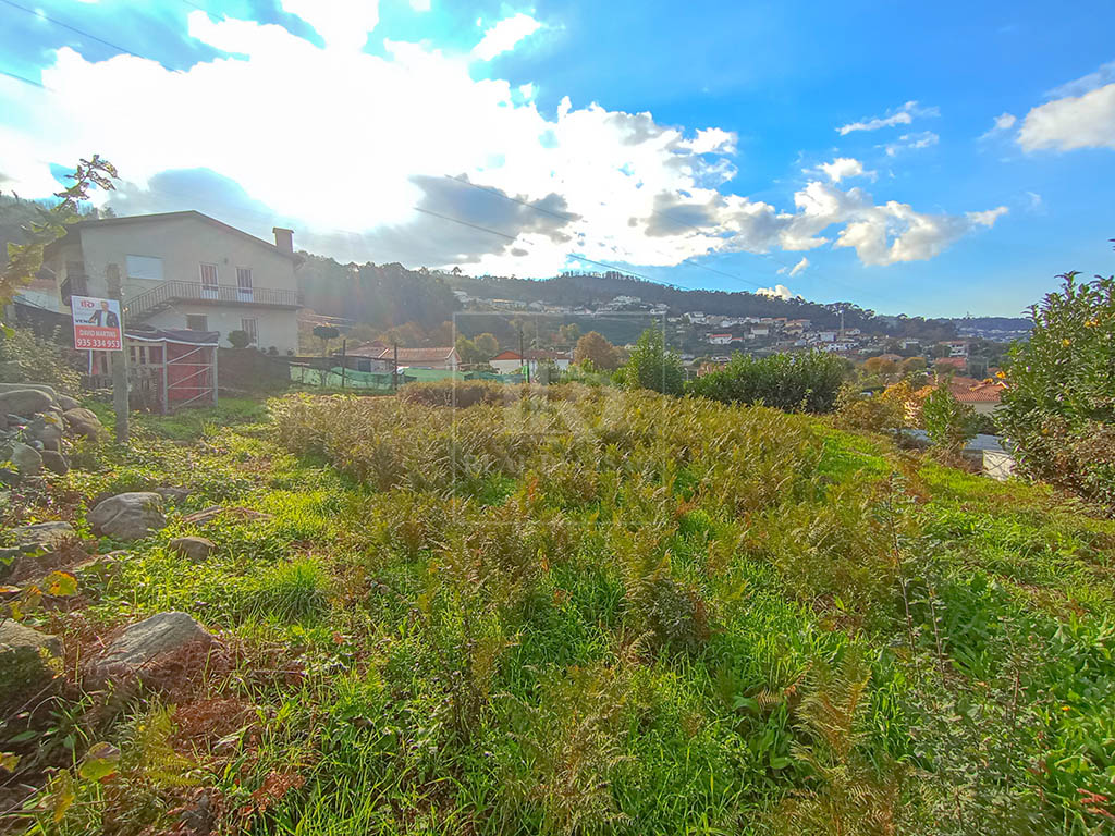 TERRENO PARA CONSTRUÇÃO EM RORIZ, COM VISTAS DESLUMBRANTES